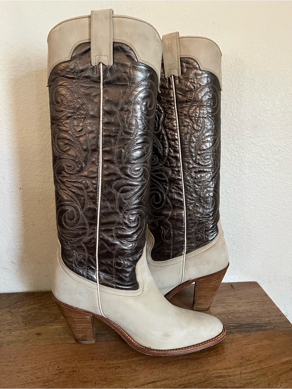 Vintage Frye Stitch Tall Mustang Western Heel Cowgirl Boots Silver/Beige Sz 10M - Picture 5 of 17